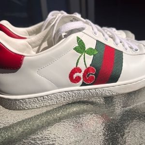 Gucci Womens Ace GG Cherry Sneaker Size 8